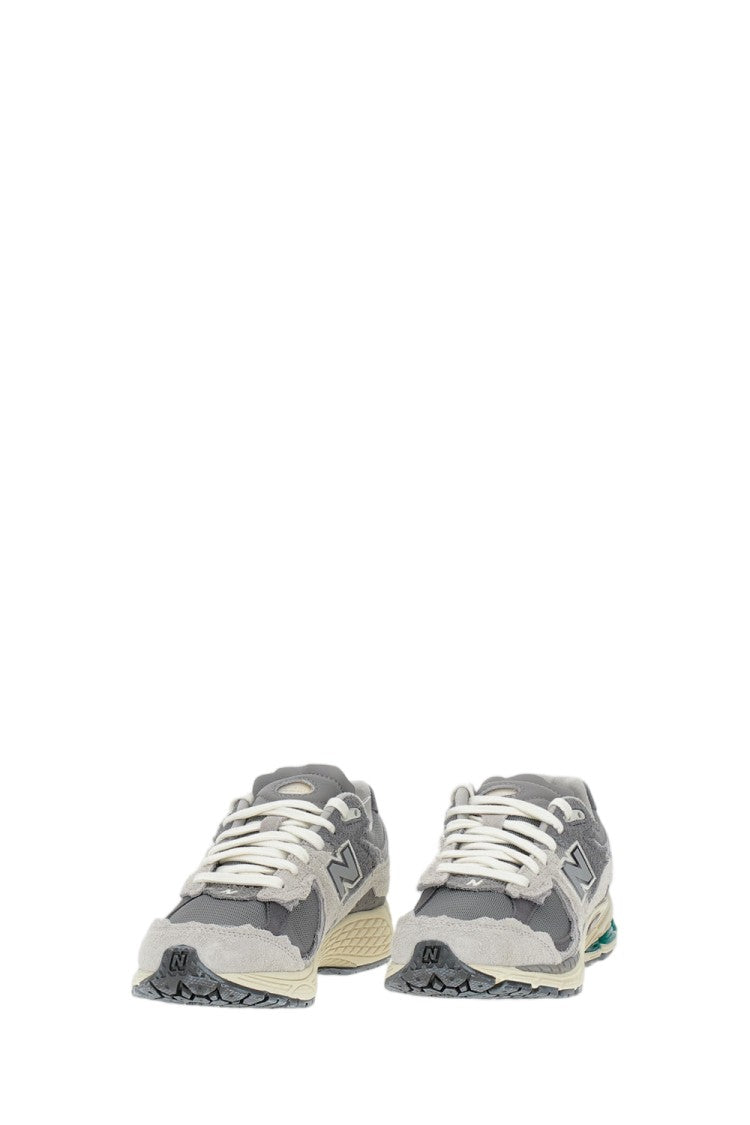 New Balance M2002 Sneakers With Frayed Detailing And Abzorb Midsole