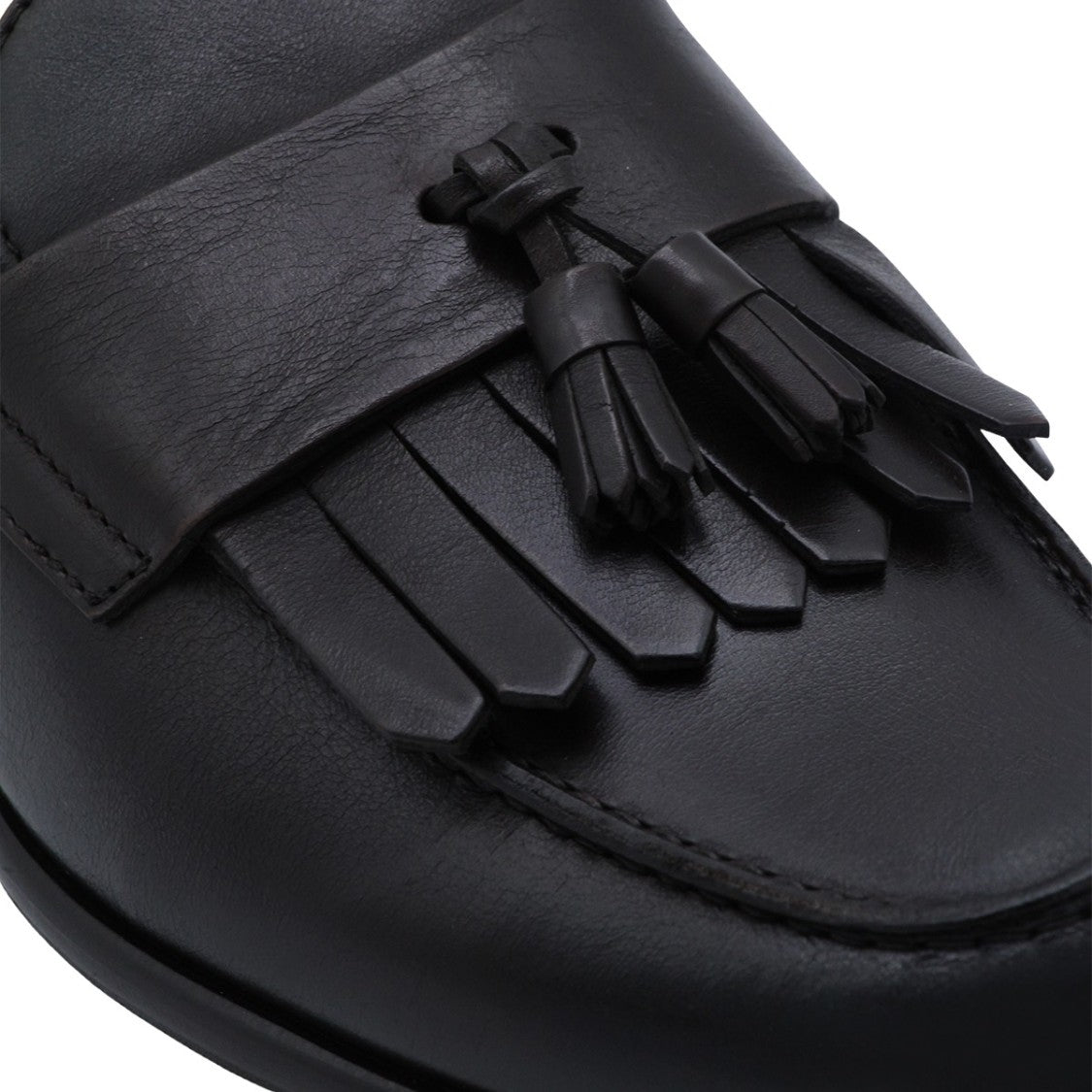 Doucal's Polished Black Loafers With Rounded Toe