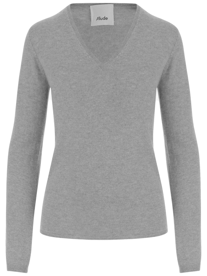 Allude V-Neck Cashmere Sweater With Ribbed Edges And Timeless Silhouette