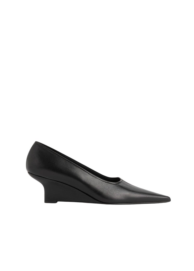 Totême Sharp Wedge Pumps
