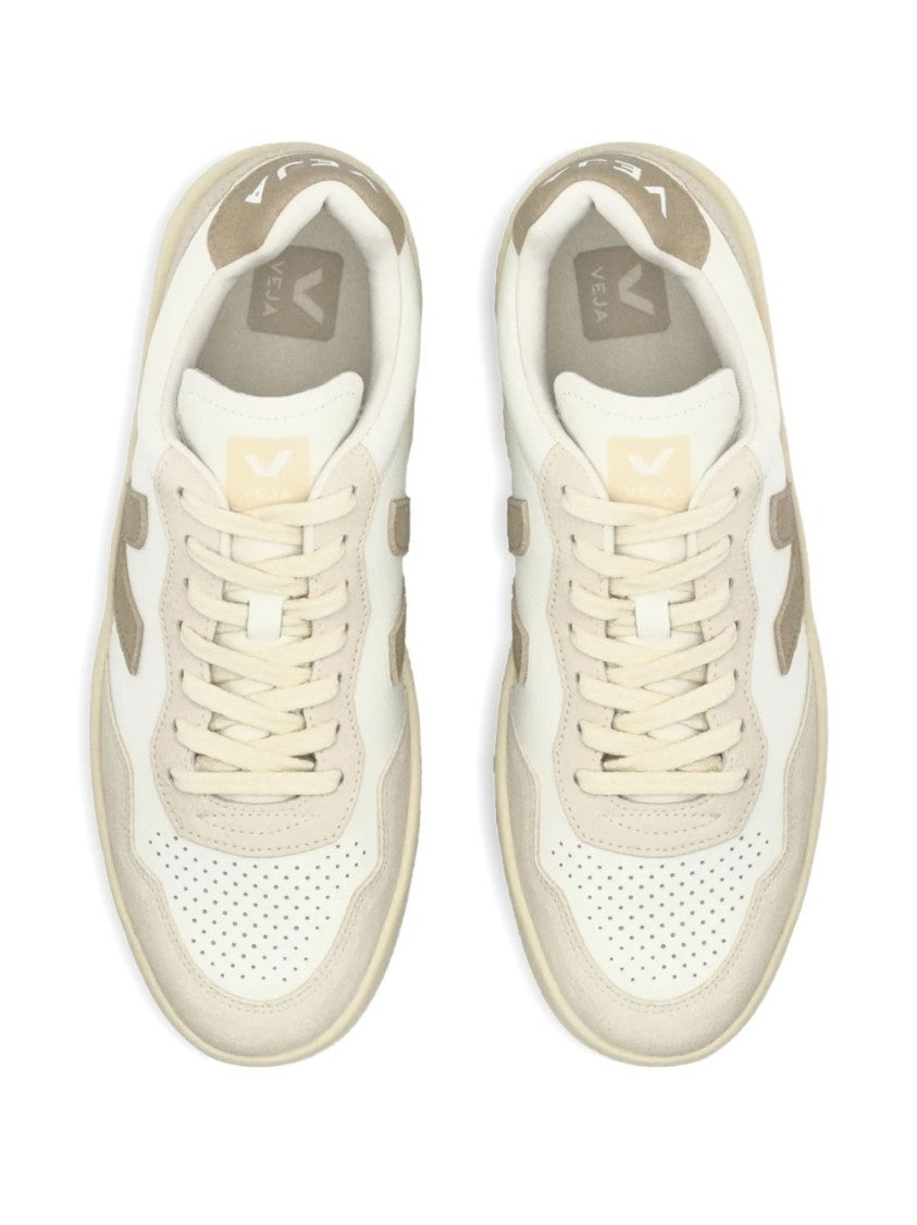 Veja Low-Top Sneakers In Soft Beige