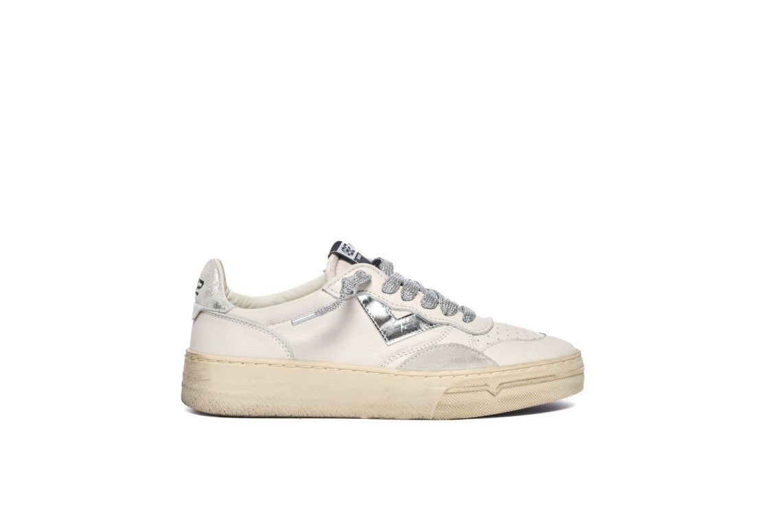 4B12 White Total Leather Flexible Rubber Sneakers