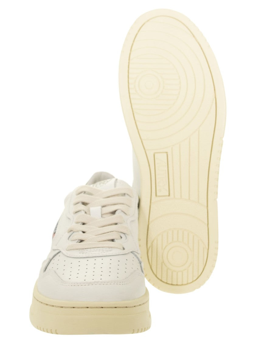 Autry Medalist Low - Leather Sneakers