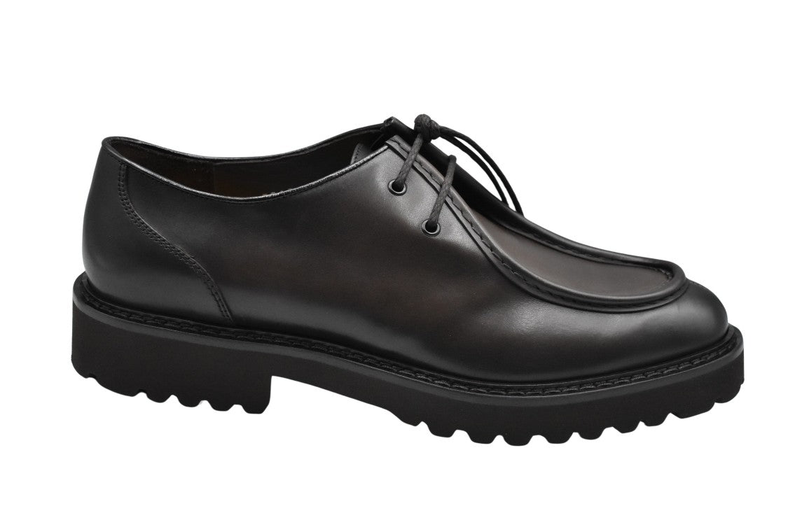 Doucal's Brown Low Schuhe With Polished Leather Upper