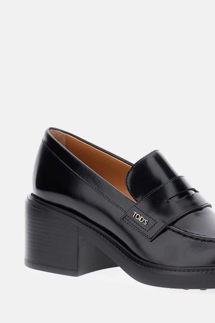 Tod's Leather Moccasin With Polished Finish