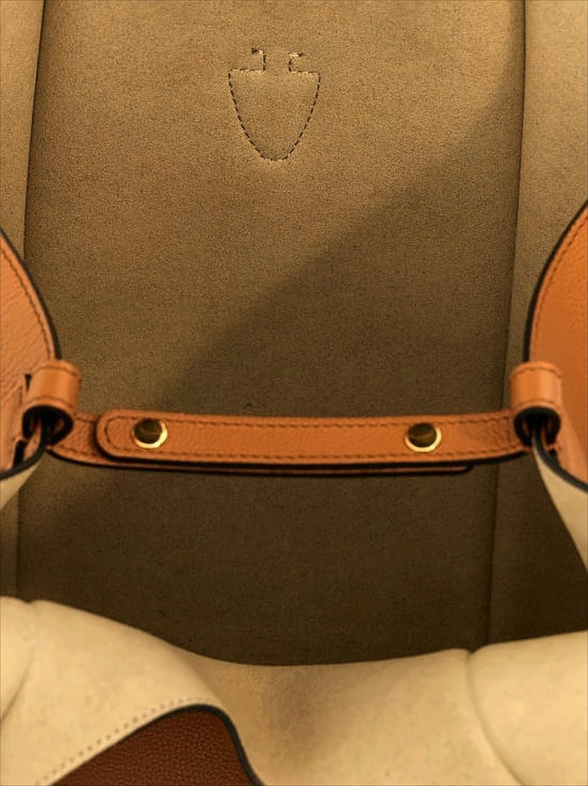 Tod's Structured Leather Shoulder Bag With Gold-Tone Buckle