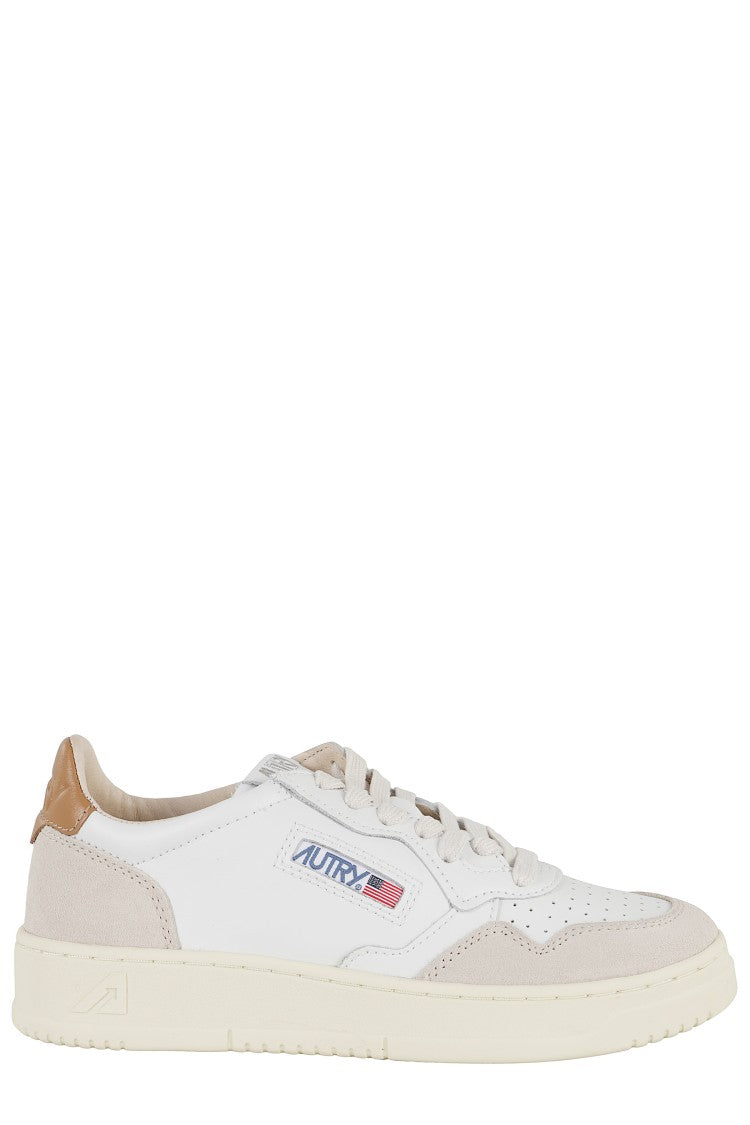 Autry Medalist Low Model Sneakers Featuring Suede Inserts And Logo Accents
