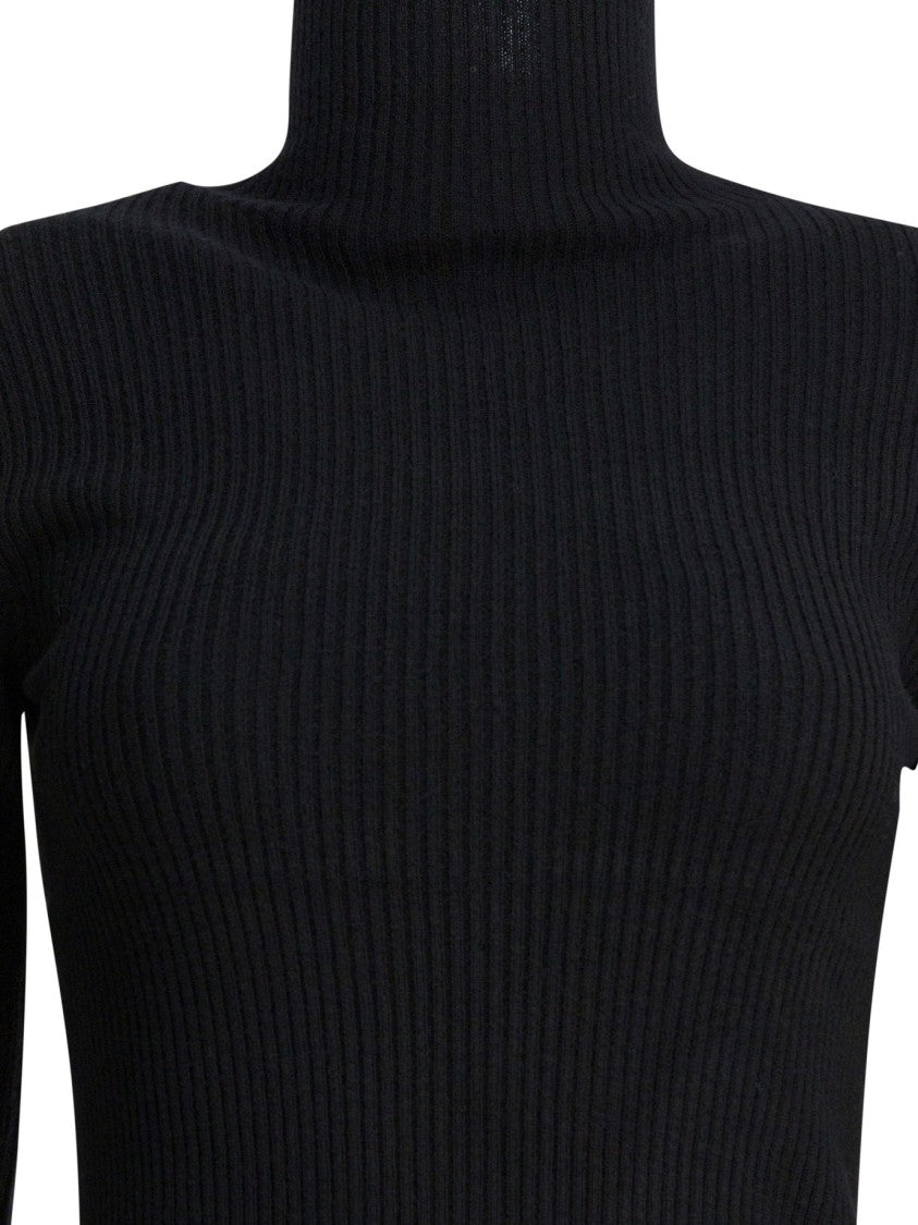 R2w Ribbed Turtleneck Knitwear With Unique Cut-Out Design