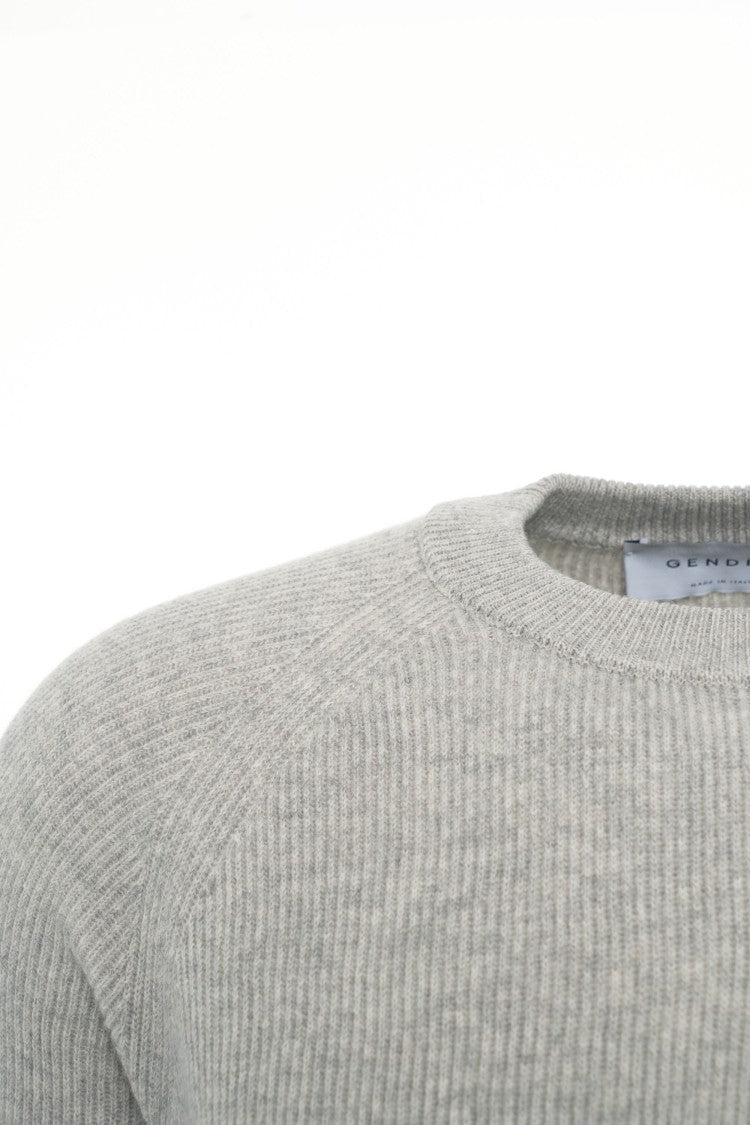 Gender Ribbed Knit Pullover With Classic Round Neckline And Timeless Silhouette