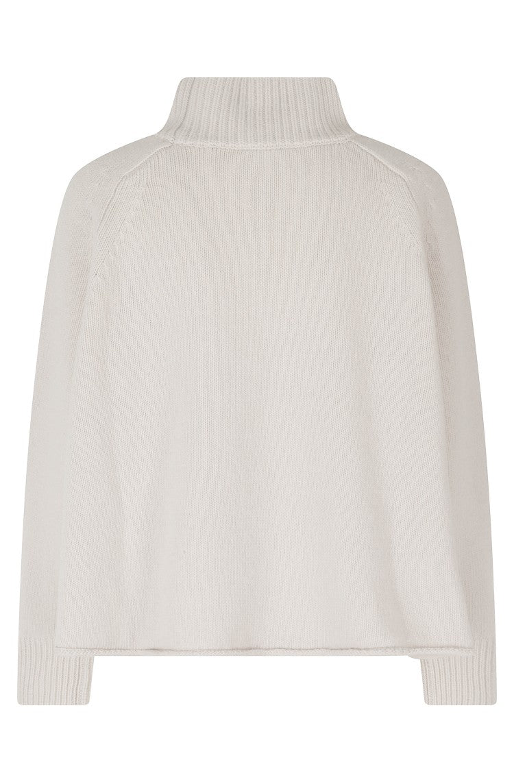 Roberto Collina Meringue Oversized Cropped Merino Wool Turtleneck