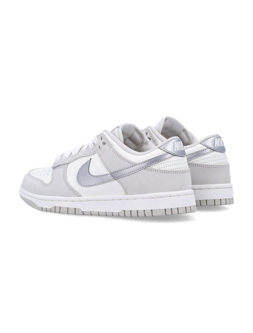 Nike Dunk Low Sneakers