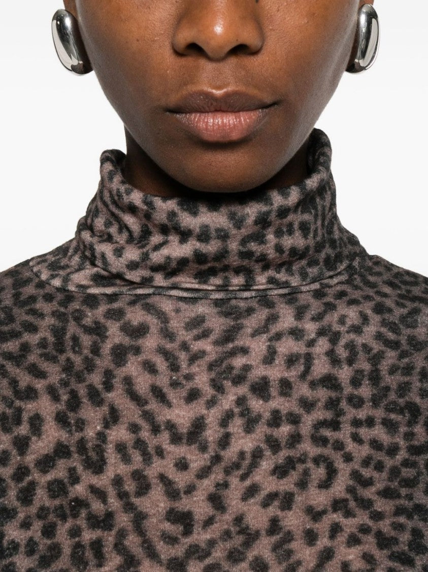Majestic Filatures Fitted Turtleneck Sweater With Black Leopard Print