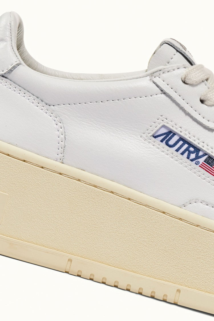 Autry Women’S Medalist Platform Leather Sneakers White