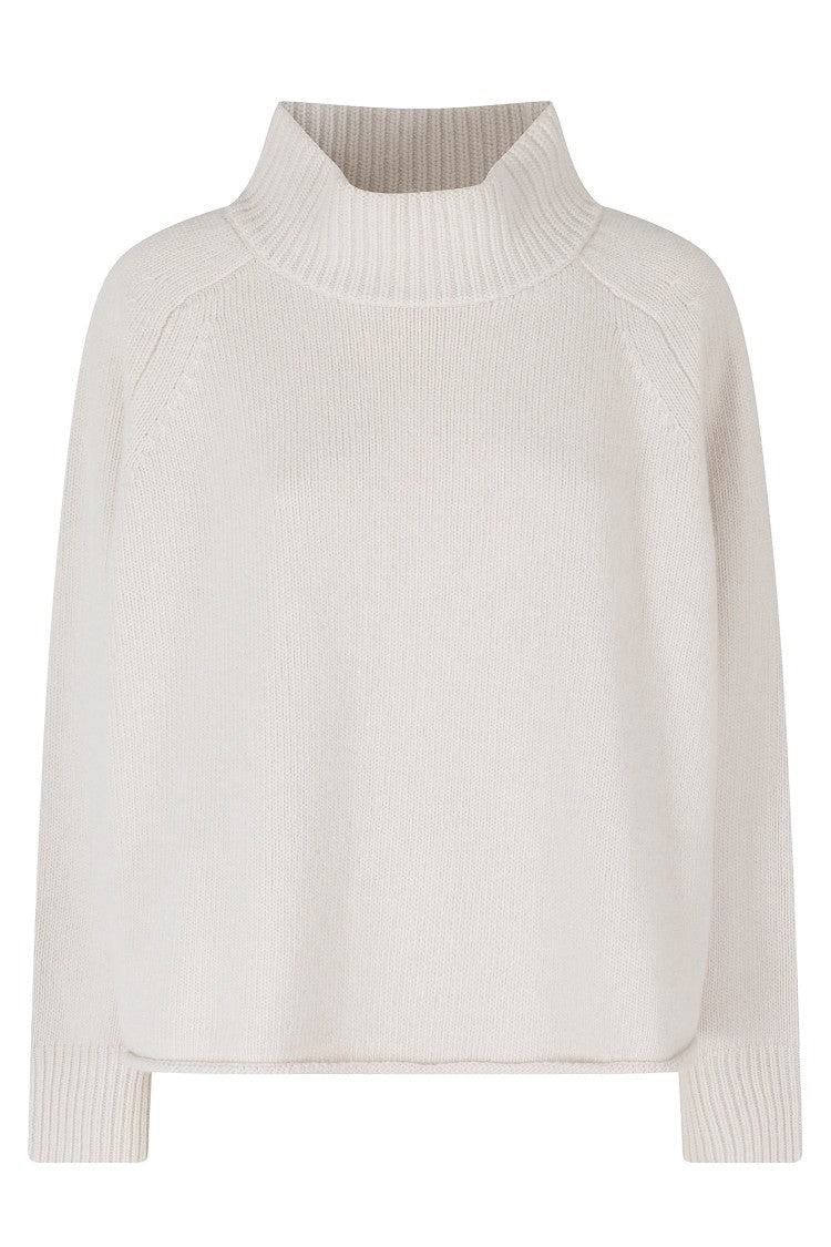 Roberto Collina Meringue Oversized Cropped Merino Wool Turtleneck
