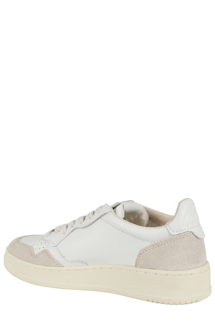 Autry Medalist Low Sneakers