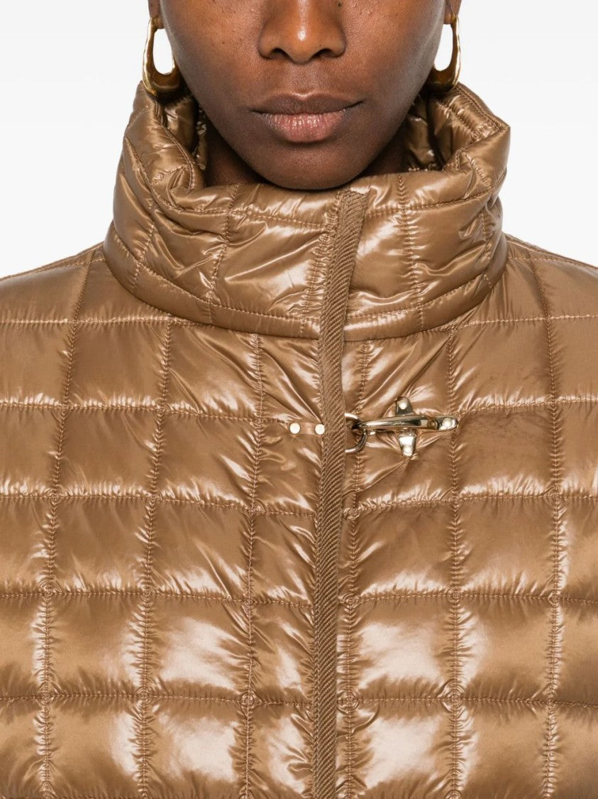Fay Quilted Cape Sdw+Hook