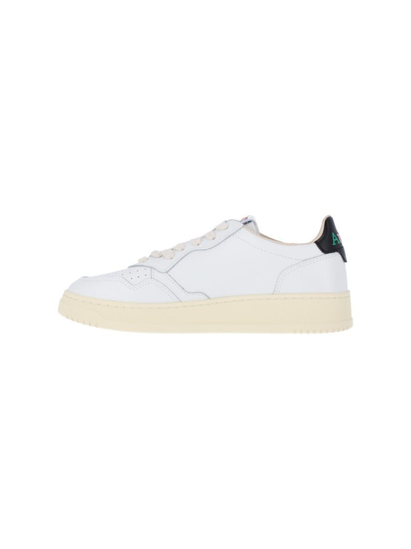 Autry Rounded Toe Low-Top Sneakers With Multicolor Logo