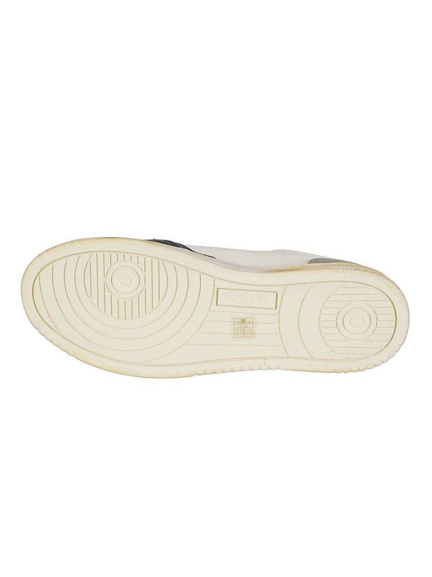 Autry Vintage-Inspired Low-Top Sneakers With Muted Accents