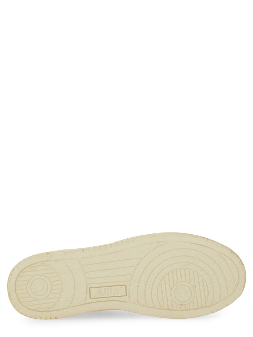 Autry Medalist Low Super Vintage Sneakers