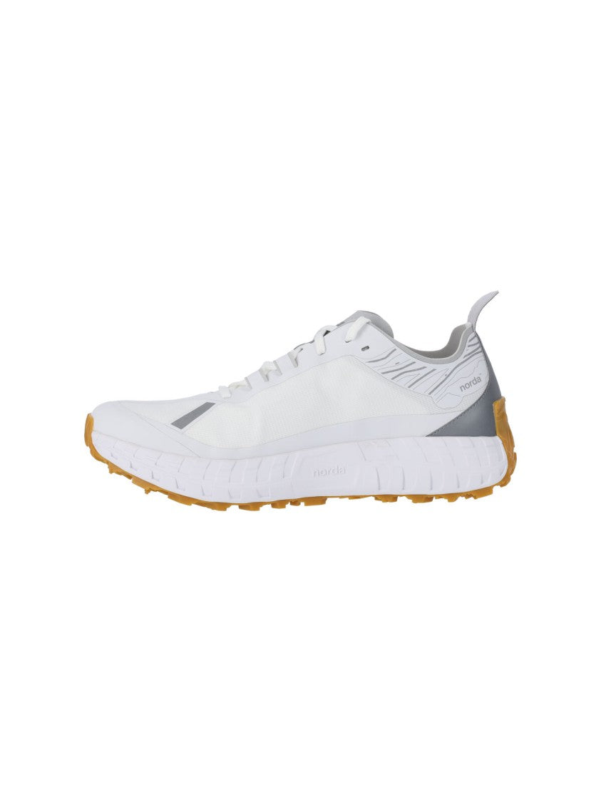 Norda Streamlined White Sneakers With Subtle Grey Accents