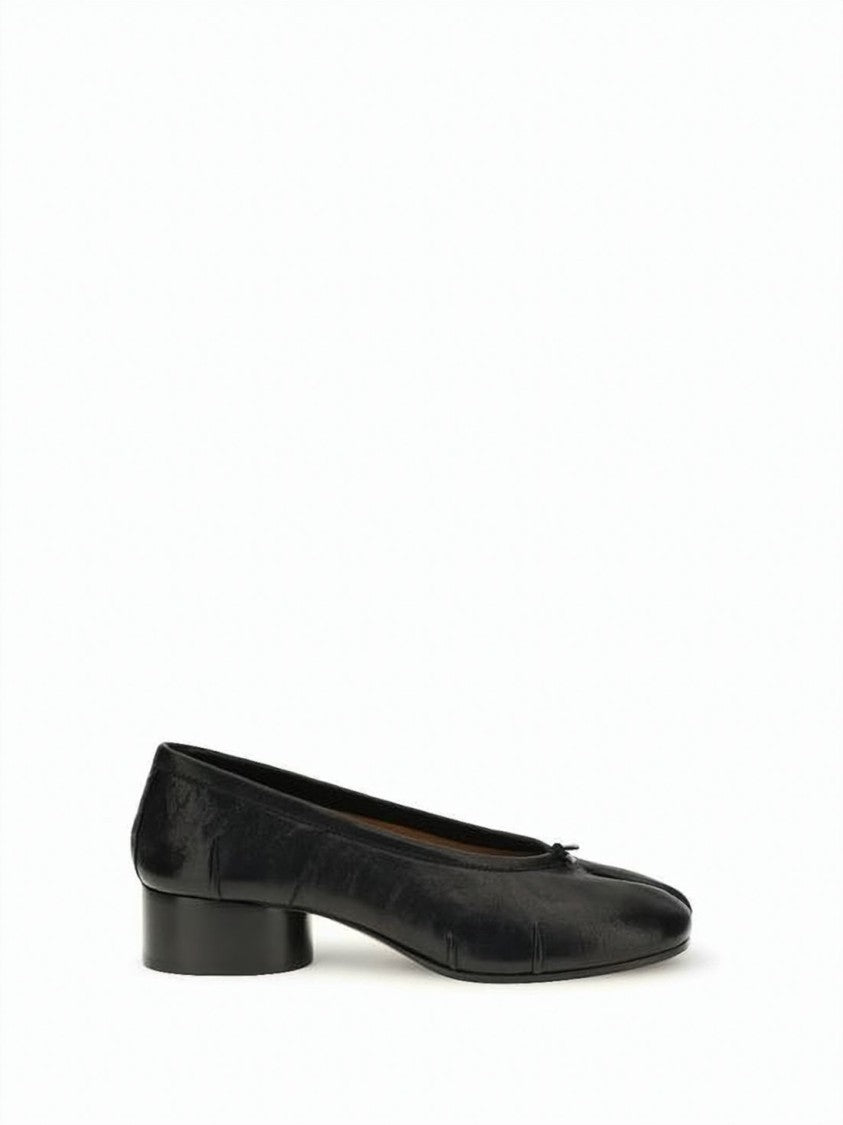 Maison Margiela Distinctive Split-Toe Low-Heeled Pumps