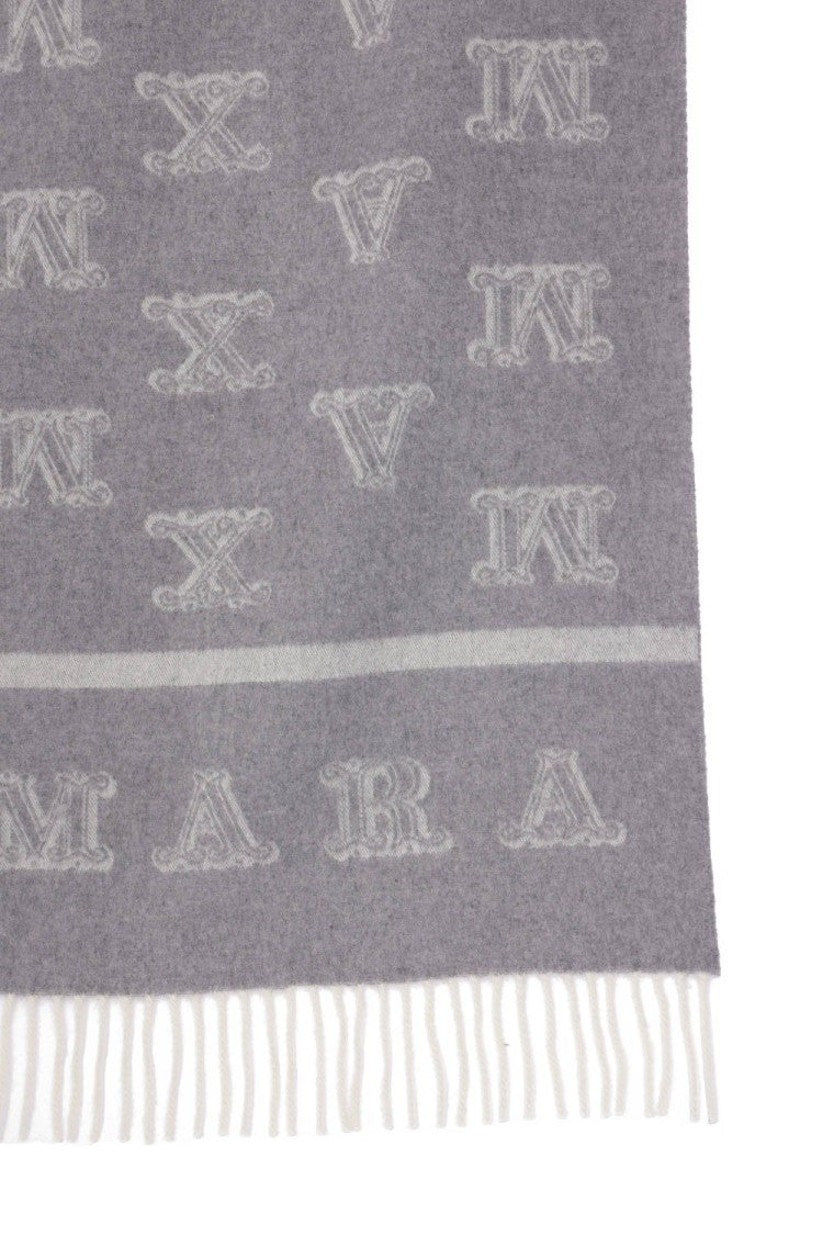 Max Mara Luxurious Cashmere Scarf In Versatile Grey