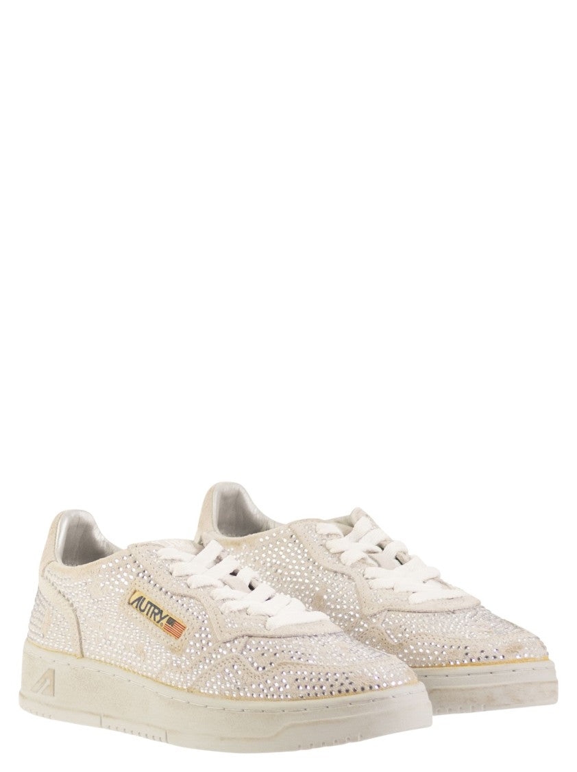 Autry Medalist Low - Suede Trainers With Rhinestones