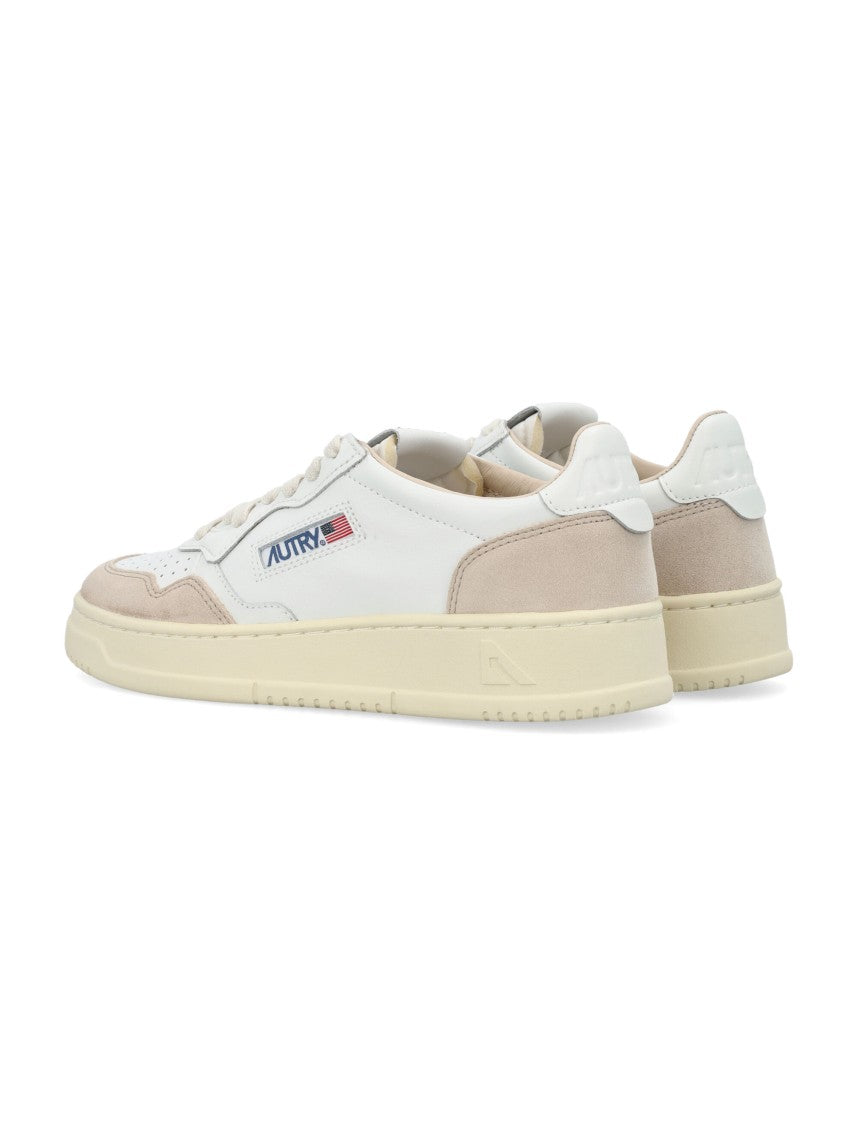 Autry Medalist Low Leather Sneakers