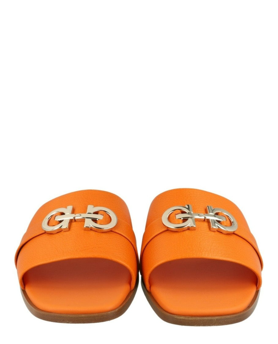 Ferragamo Oria 10 Slides