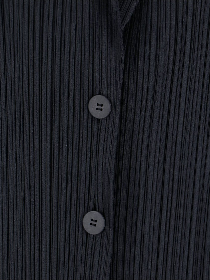 Pleats Please Minimalist Black Jacket With Tailored Fit And Clean Lines