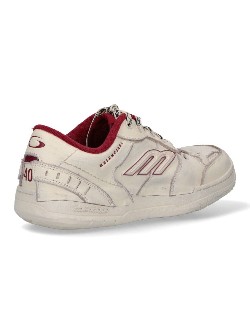 Balenciaga Minimalist White Sneakers With Classic Low-Top Design