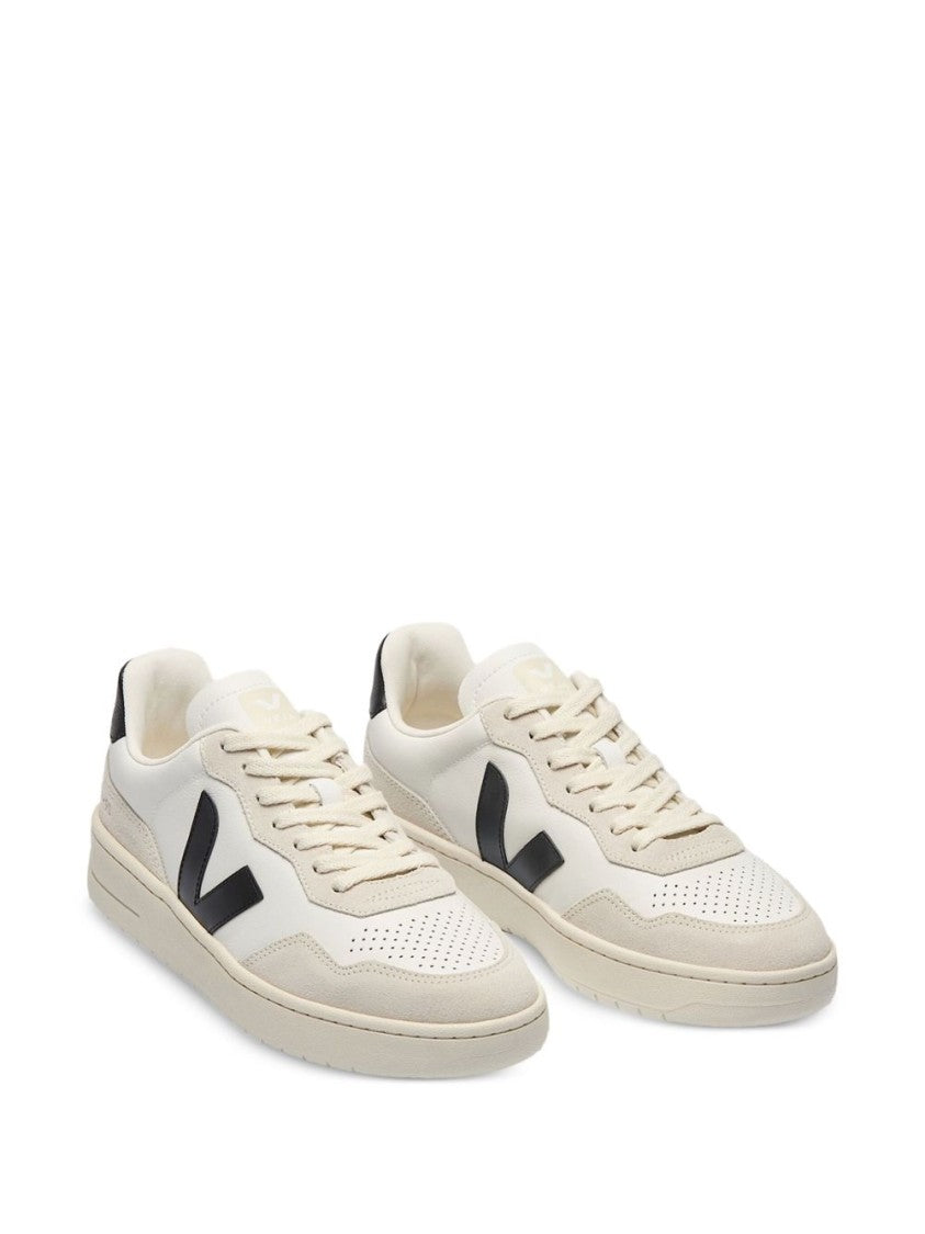 Veja Low-Top Sneakers With Perforated Detailing And Contrasting Logo