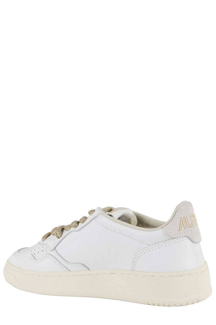 Autry Medalist Low Sneakers With Beige Suede Heel
