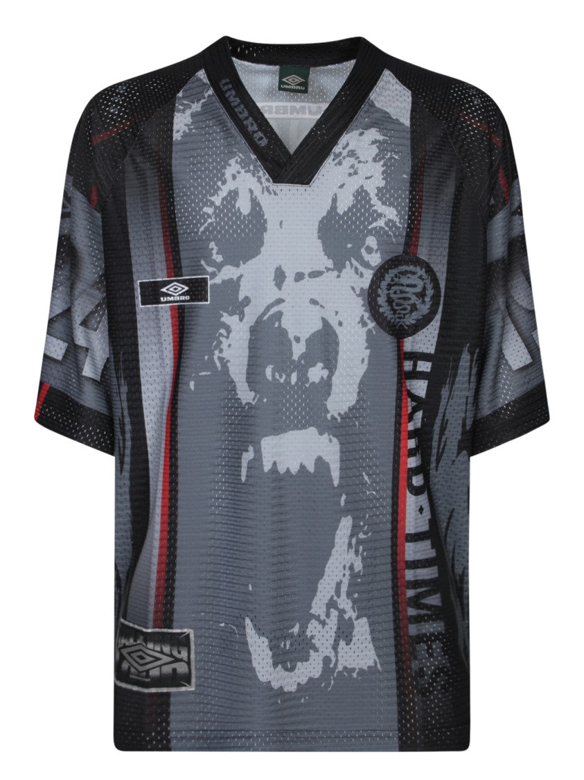 Umbro Black T-Shirt With Bold Lion Graphic And Breathable Mesh