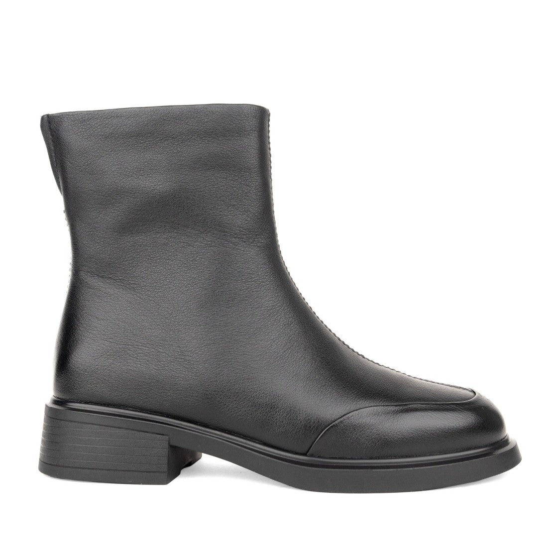 Linda Baumann Black Flat Rounded Toe Leather Ankle Boots