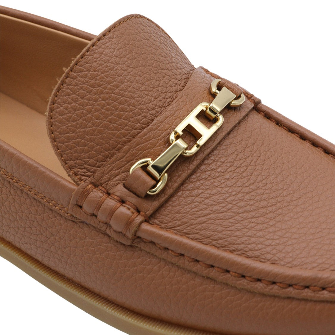 Tod's Elegant Flats With Refined Silhouette