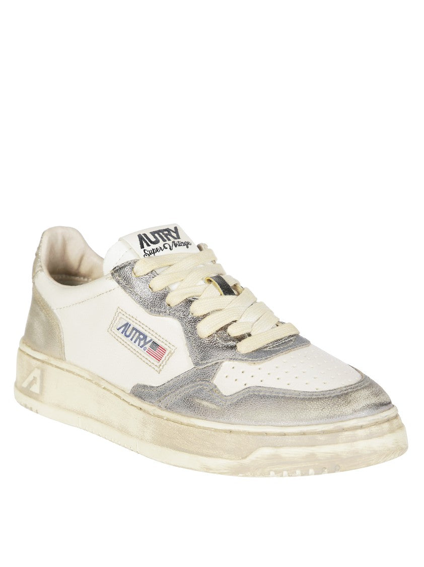 Autry Sup Vint Low Wom Sneakers