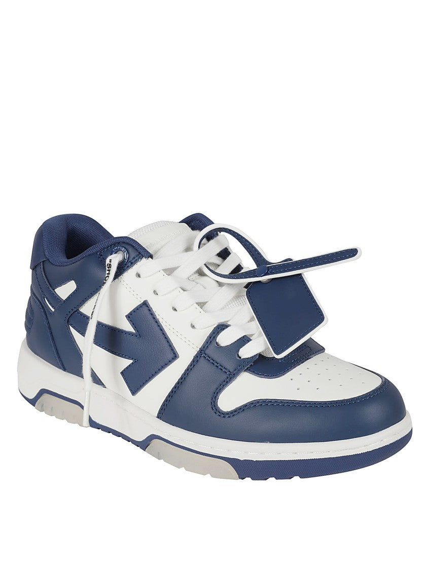 Off-White Low-Top Sneakers Featuring Distinctive Arrow Detail