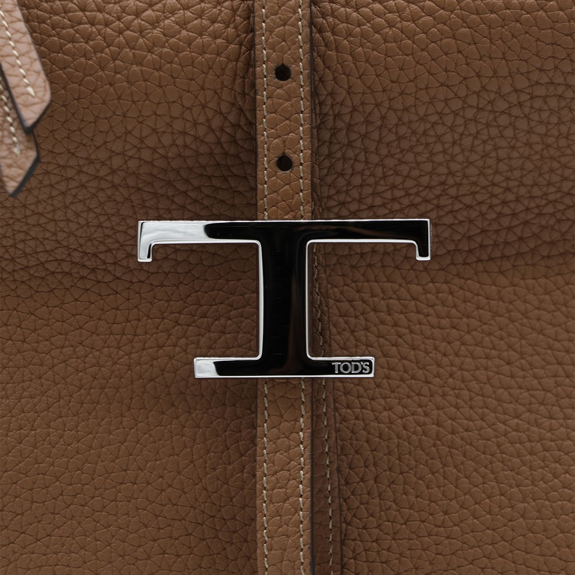 Tod's Structured Handbag With Pebbled Texture And Metallic Clasp