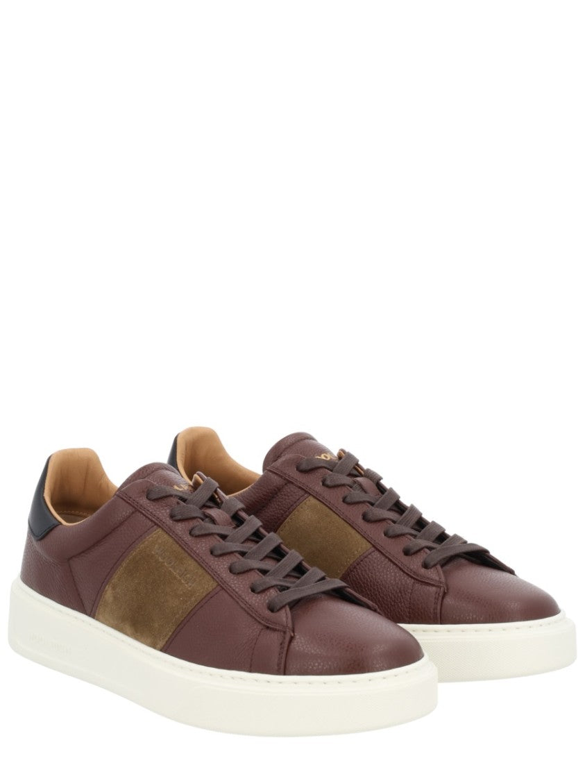 Woolrich Sleek Low-Top Sneakers With Suede Side Panels And Gold Branding