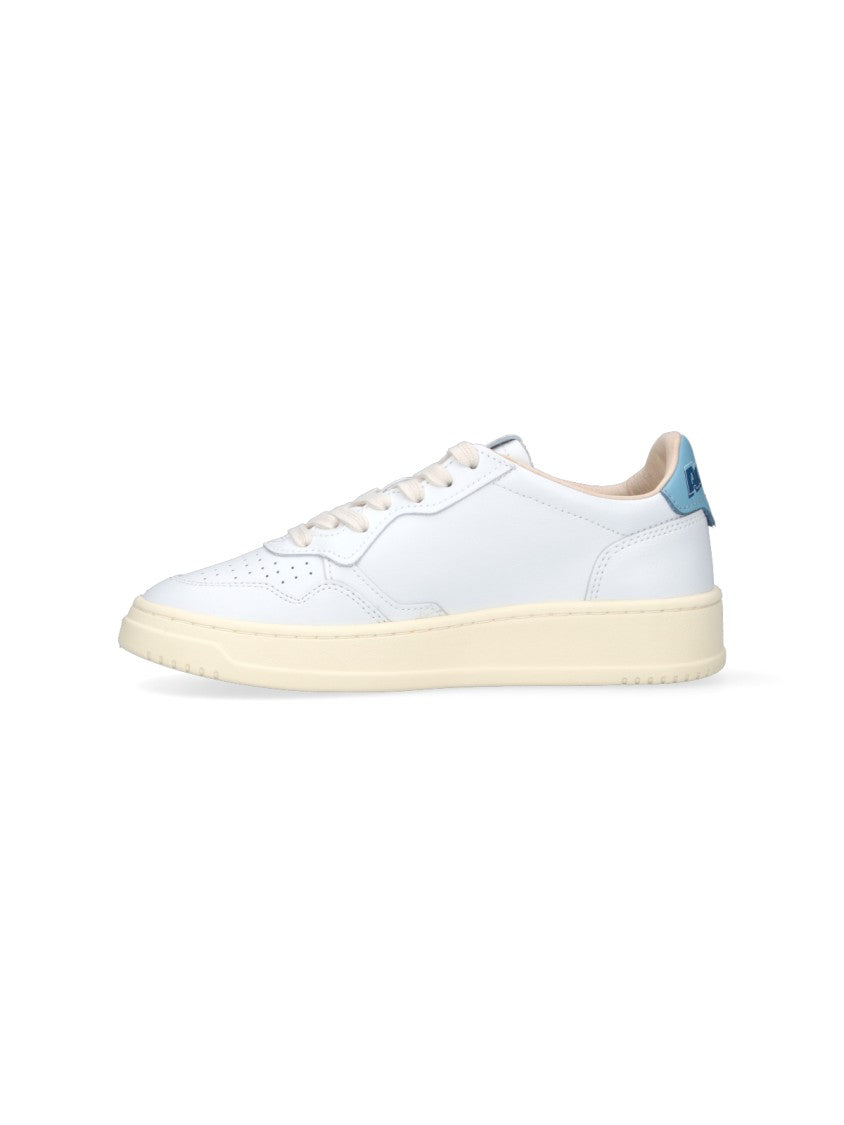 Autry "Medalist" Low Sneakers White