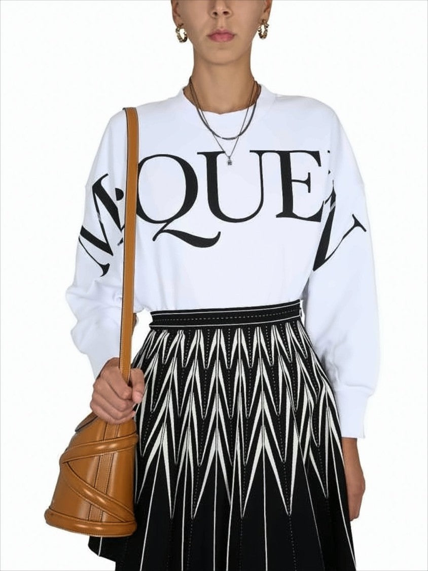 Alexander Mcqueen Relaxed Fit Long-Sleeve T-Shirt With Bold Oversized Print