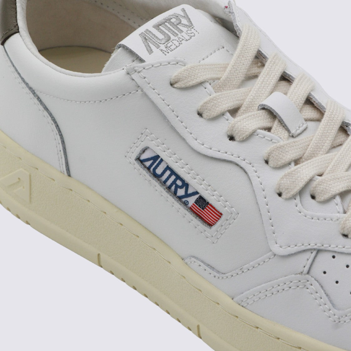Autry Smooth Leather Low-Top Sneakers