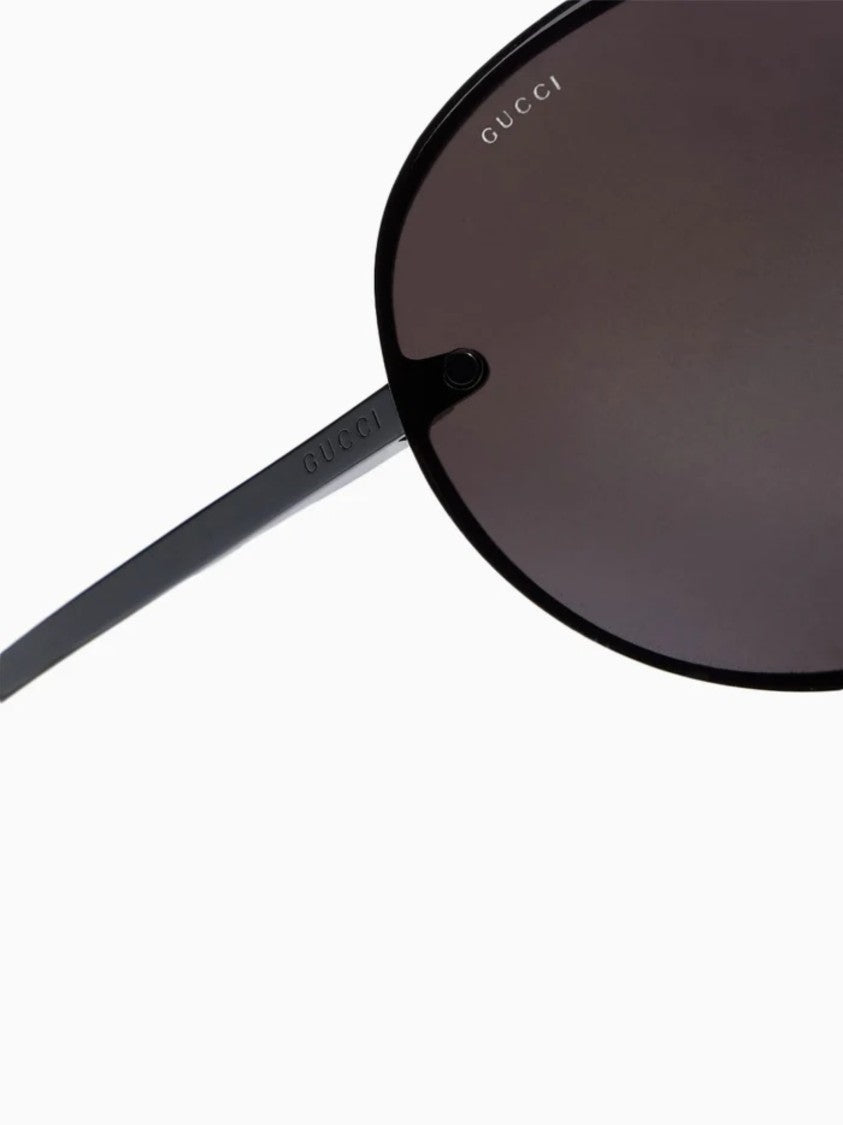 Gucci Continuous Lens Black Gucci Sunglasses With Minimalist Frame