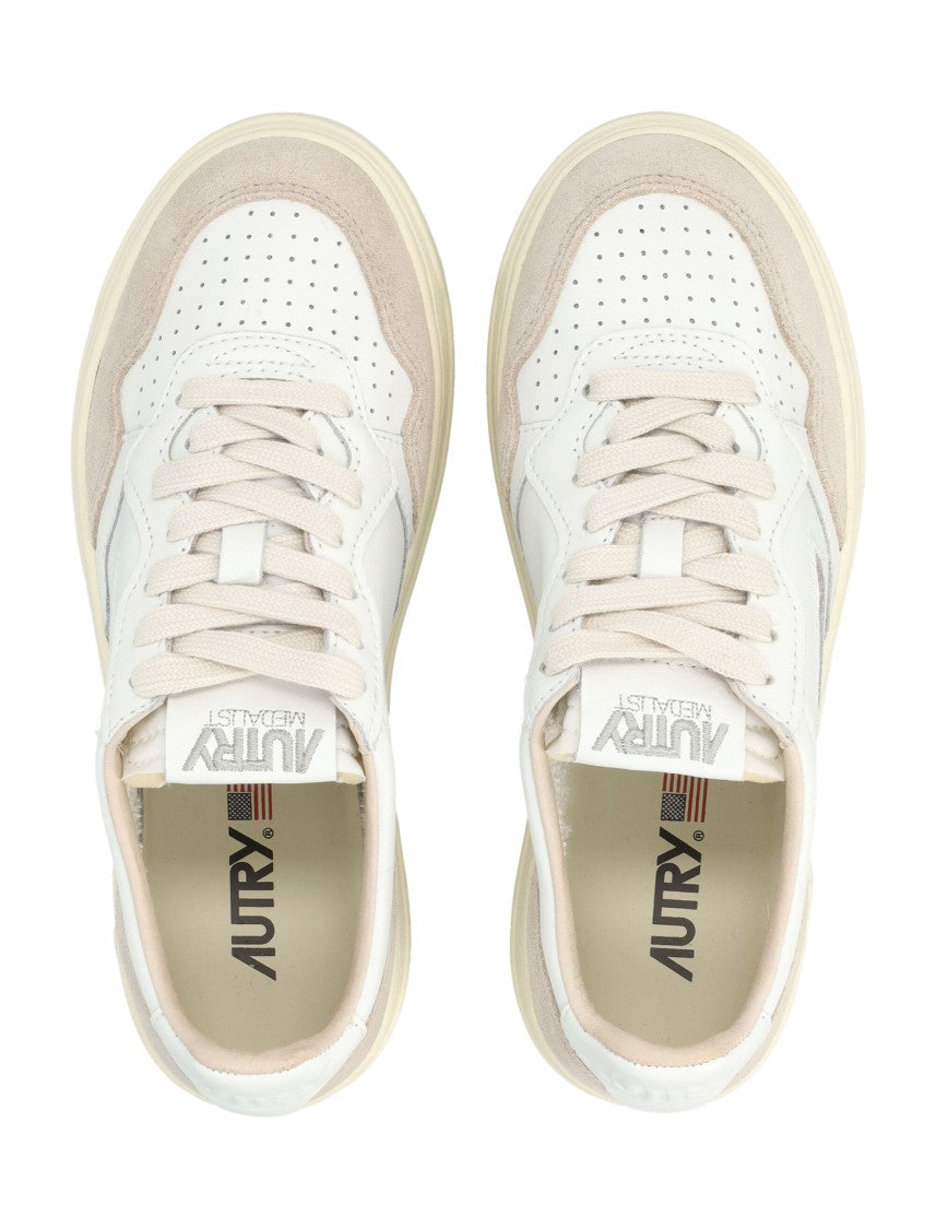 Autry Medalist Low Leather Sneakers