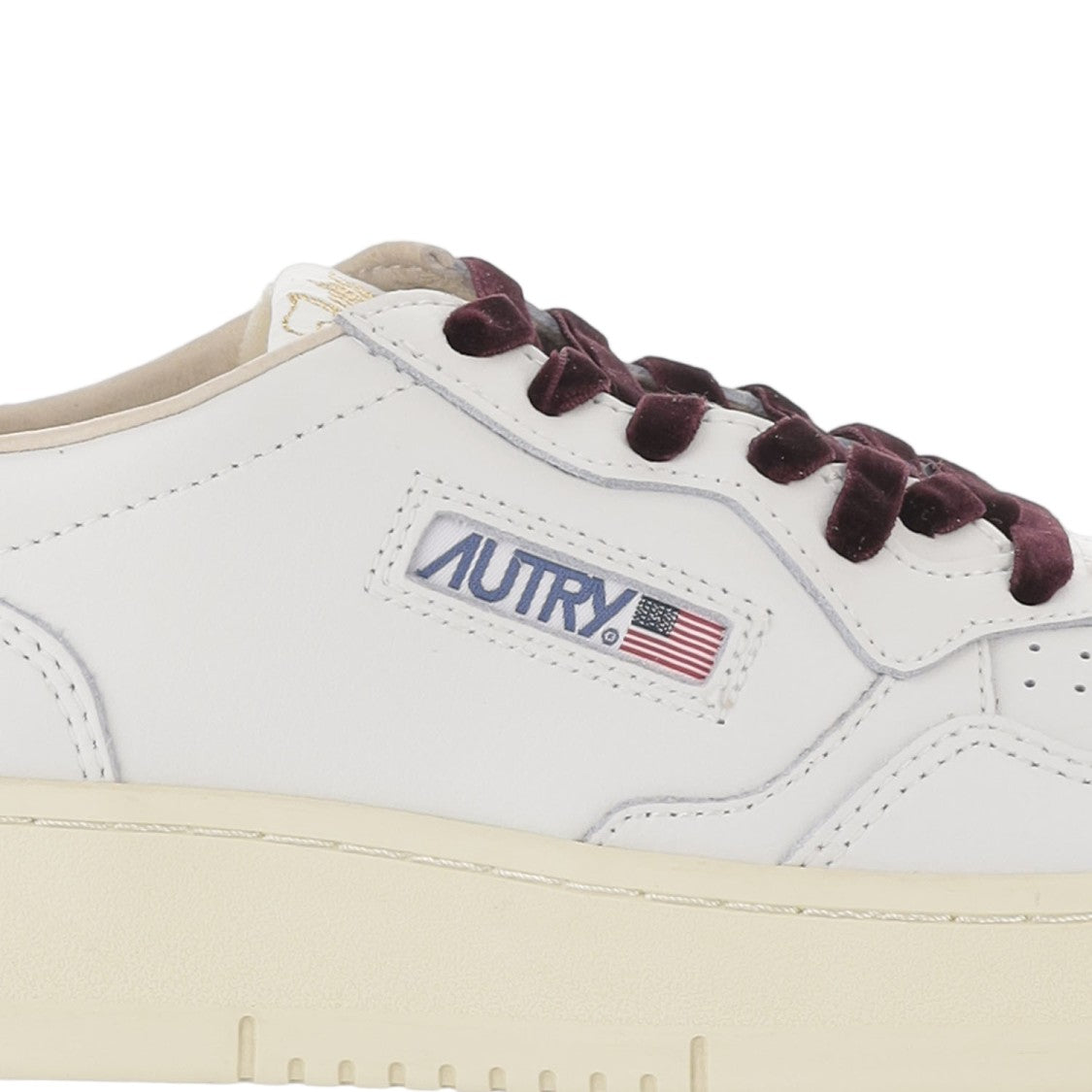 Autry Medalist Low Leather Sneakers With Velvet Lacing