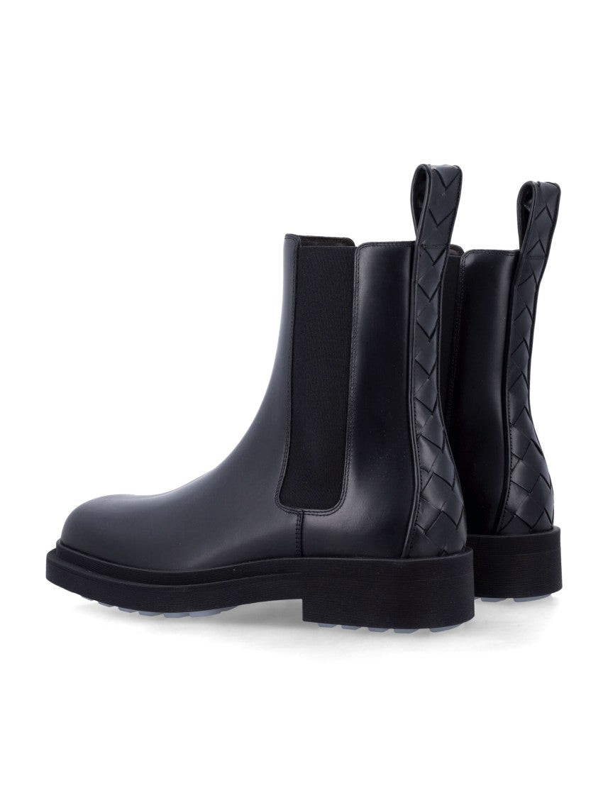 Bottega Veneta Ben Chelsea Boots In Black Calfskin