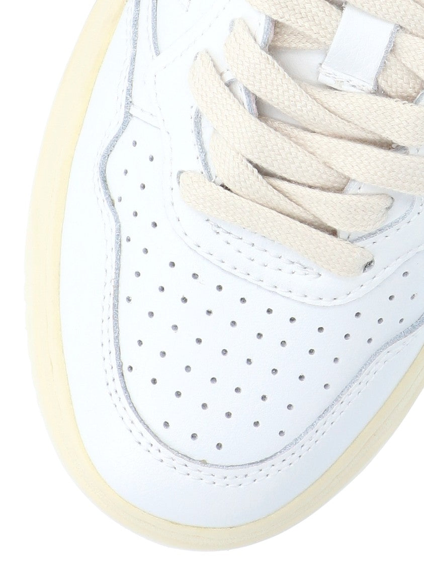 Autry White Medalist Leather Low-Top Sneakers