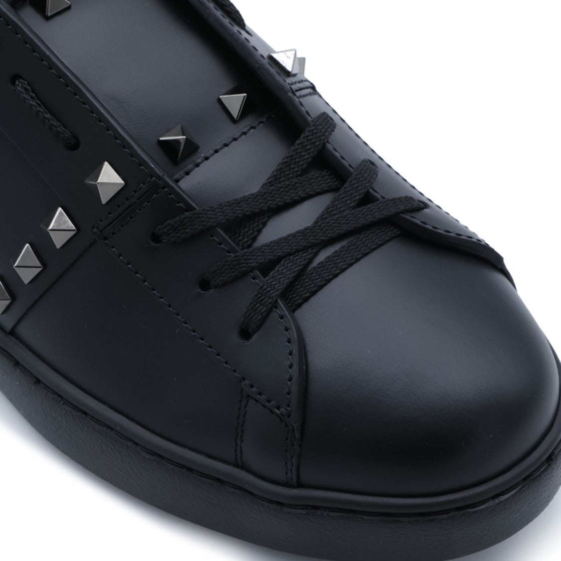 Valentino Garavani Pyramid Metal Studs Low Top Sneakers Leather - Black