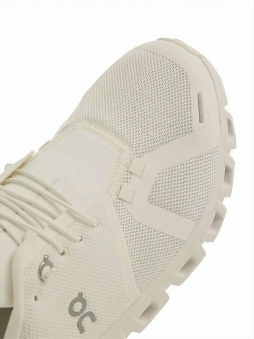 On Running Sleek Minimalist Sneakers With Breathable Mesh Upper